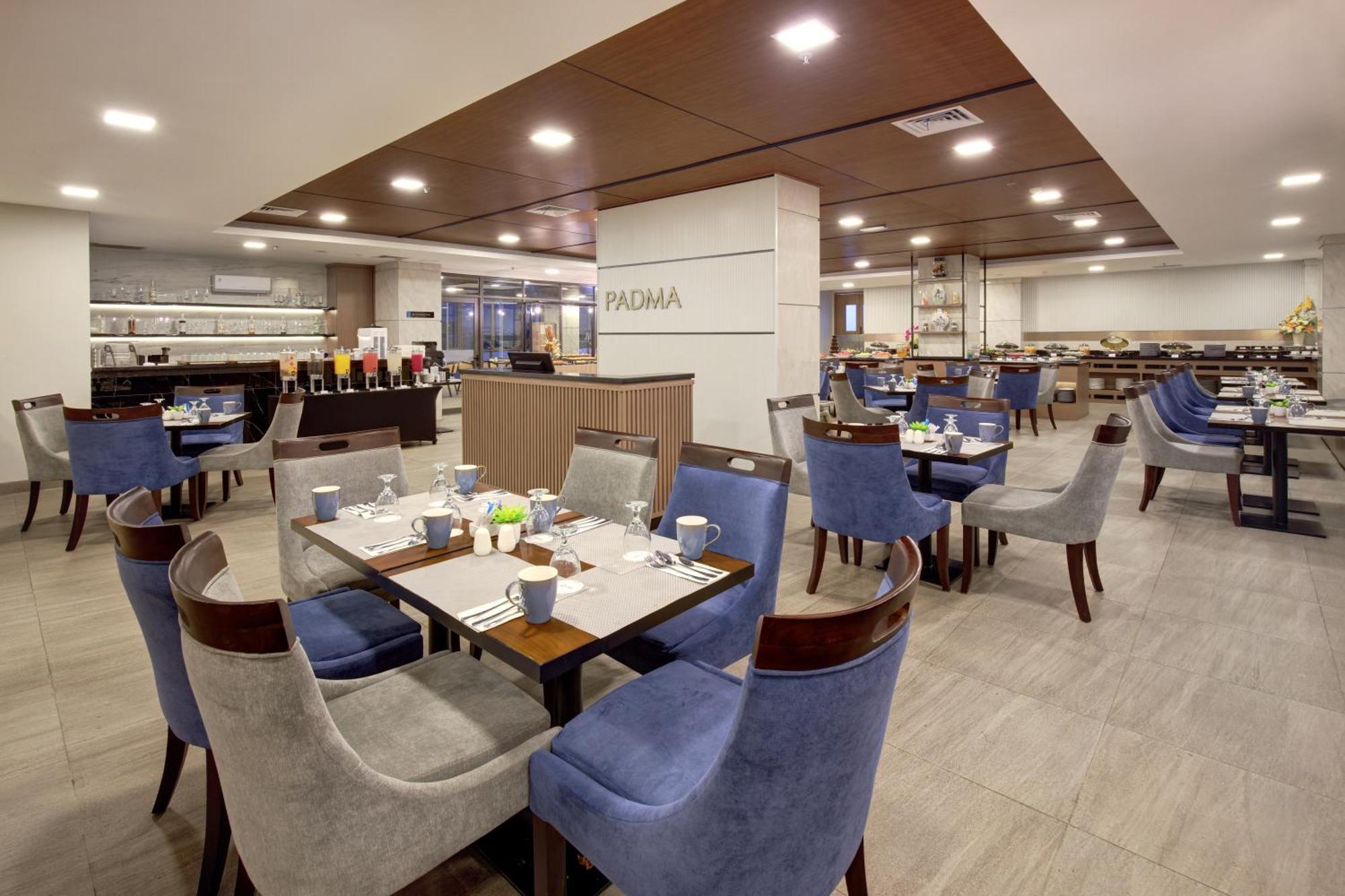 Aston Palu Hotel & Conference Center Экстерьер фото